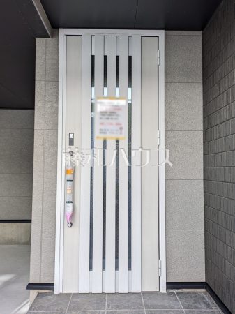 玄関　【練馬区貫井５丁目】