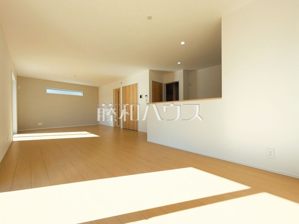 リビング　【八王子市東浅川町】