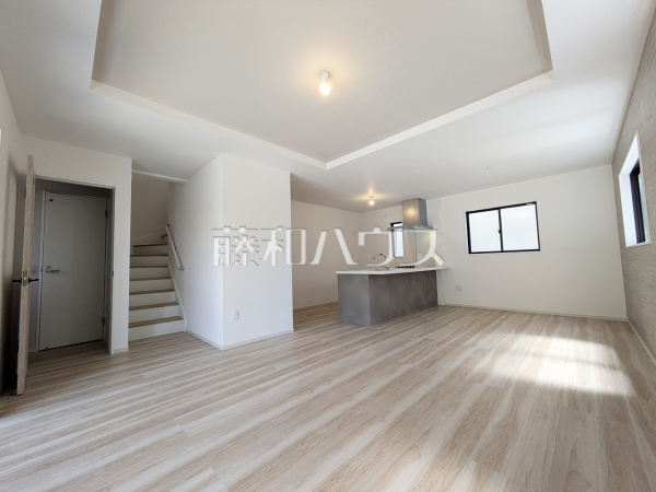 1号棟　リビング　【調布市緑ケ丘１丁目】