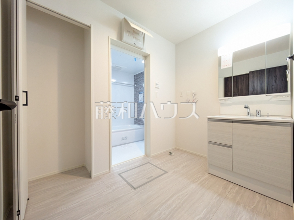 4号棟　洗面室　【富士見市水谷東１丁目】