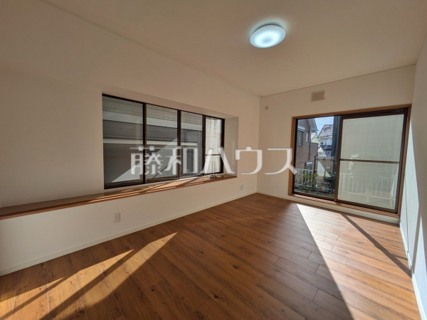 居室　【春日井市神屋町】