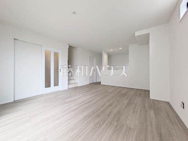 B号棟　リビング　【東村山市秋津町３丁目】