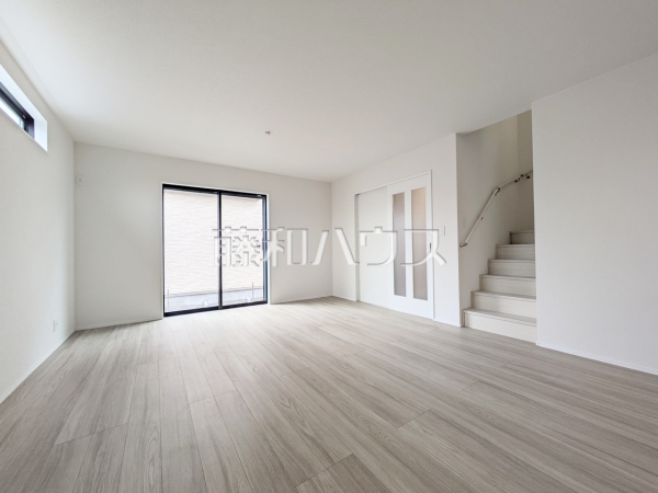 B号棟　リビング　【東村山市秋津町３丁目】