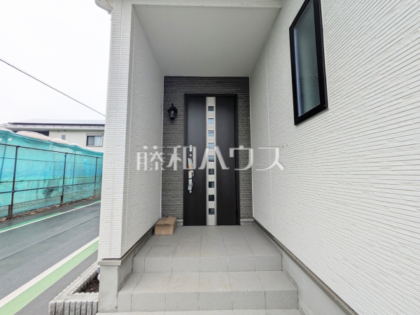 C号棟　玄関　【東村山市秋津町３丁目】