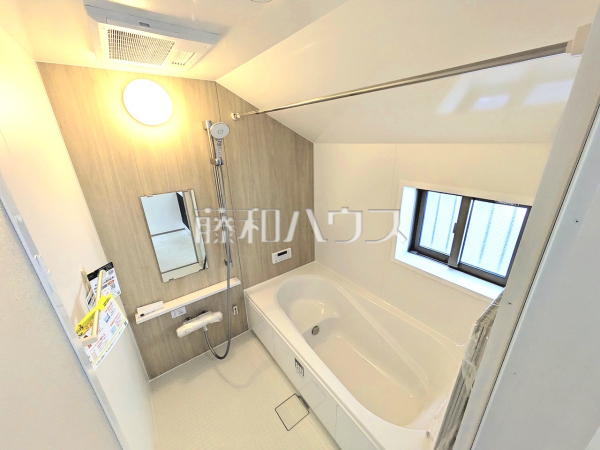 ≪浴室≫一日の疲れを癒す優しい色合いのバスルーム【府中市小柳町５丁目】