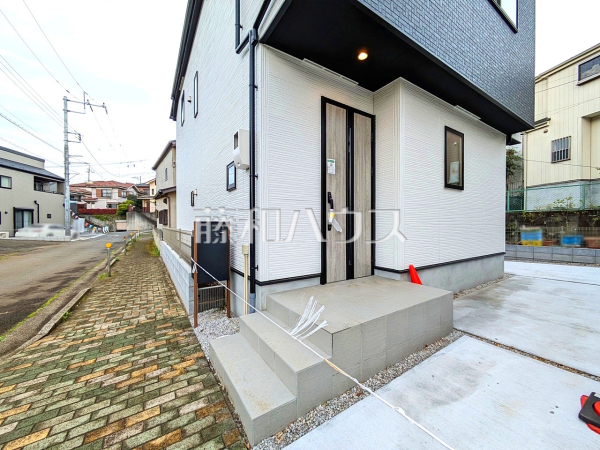 玄関　【富士見市渡戸１丁目】