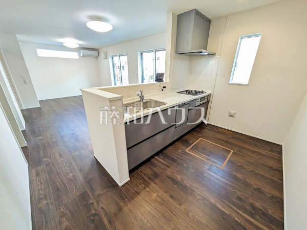 1号棟　キッチン　【八王子市長房町】