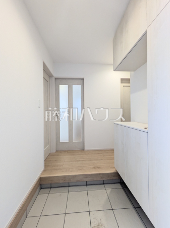 A号棟　玄関　【東村山市富士見町３丁目】