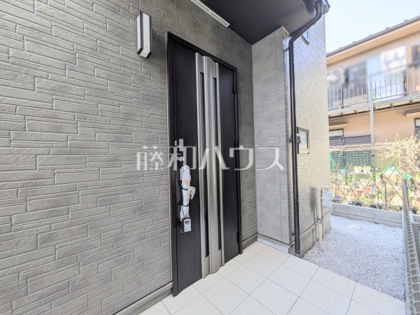 A号棟　玄関　【東村山市富士見町３丁目】