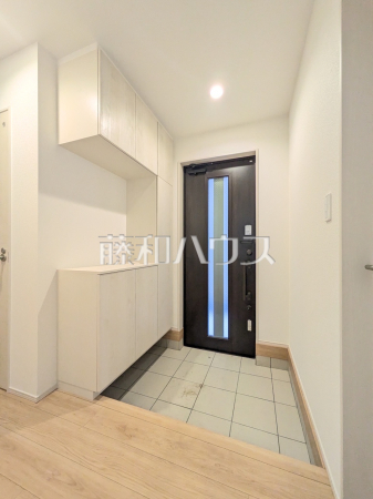 A号棟　玄関　【東村山市富士見町３丁目】