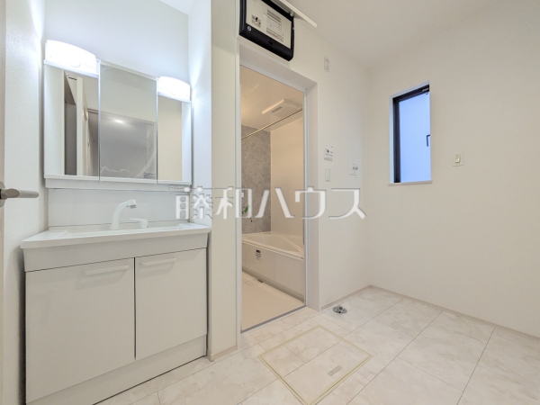 B号棟　洗面室　【東村山市富士見町３丁目】