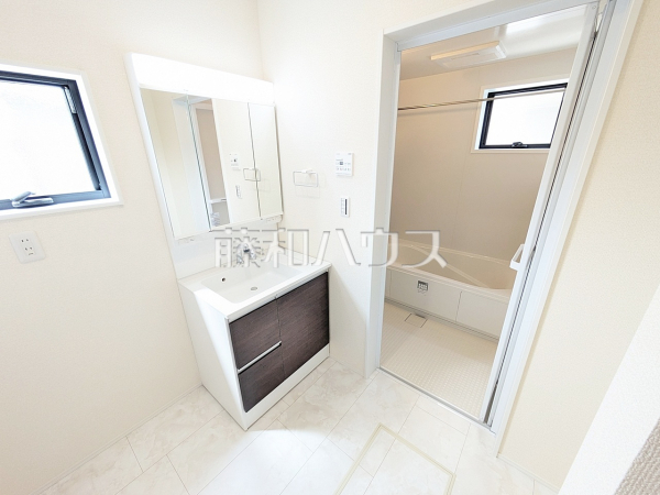 2号棟　洗面室　【岩倉市宮前町１丁目】