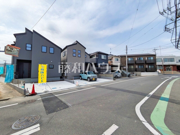 接道状況および現場風景　【所沢市大字山口】 周辺環境はもちろん、日当たりや設備仕様など、実際に行ってみないと分からないことも多くございます。営業担当がご案内いたしますので、お気軽にお問い合わせください