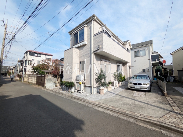 外観　【東村山市本町３丁目】
一戸建ての多いエリアのため、静かで落ち着いた雰囲気の街並みです。　