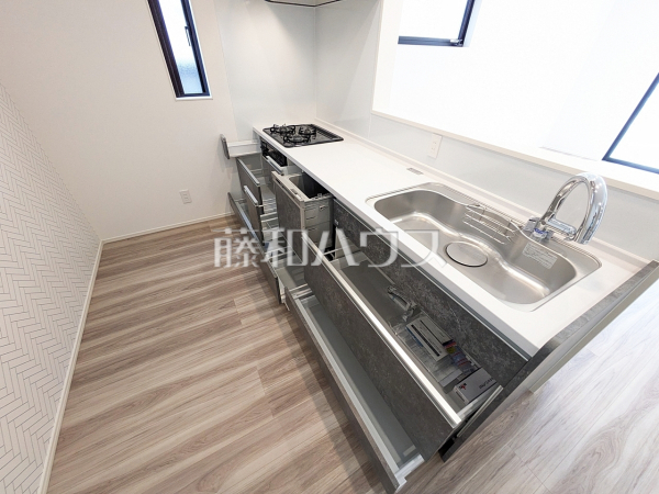 A号棟　キッチン　【与那原町字与那原】