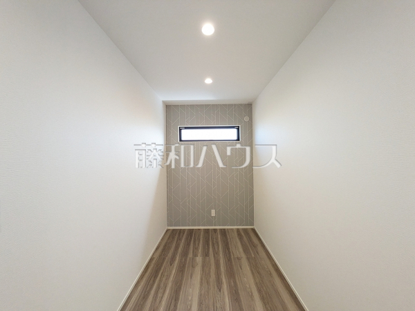 B号棟　フリースペース　【与那原町字与那原】