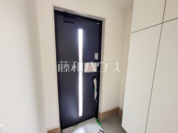 2号棟　玄関　【福岡市南区警弥郷２丁目】