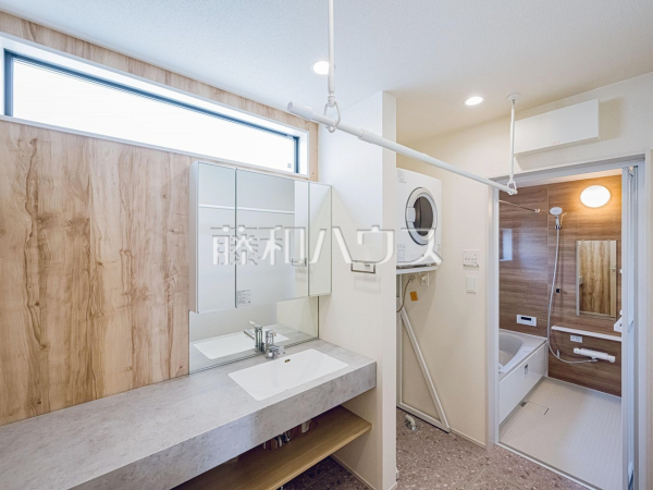 洗面室　【読谷村字喜名】