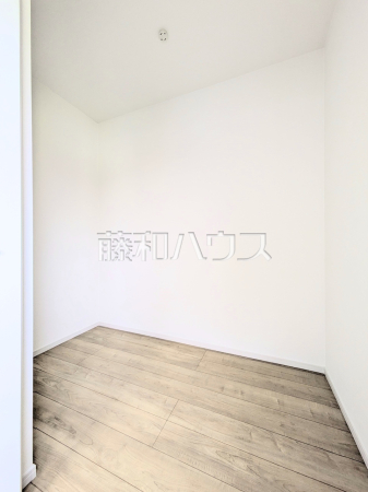 ウォークインクローゼット　【西東京市中町５丁目】