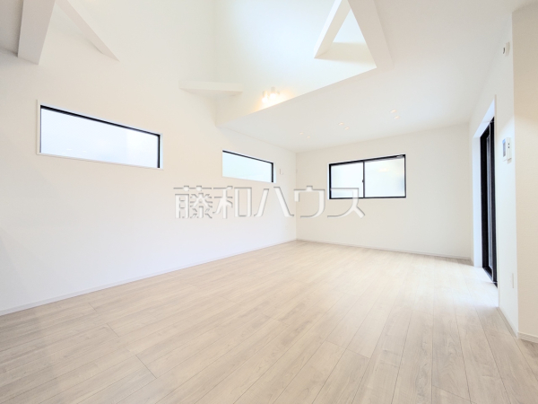 リビング　【西東京市中町５丁目】