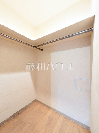 ウォークインクローゼット　【コスモステージひばりヶ丘アミュージア】