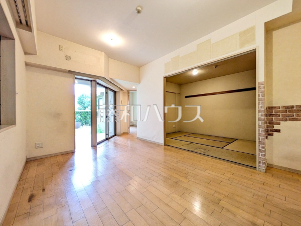 リビング　【コスモステージひばりヶ丘アミュージア】