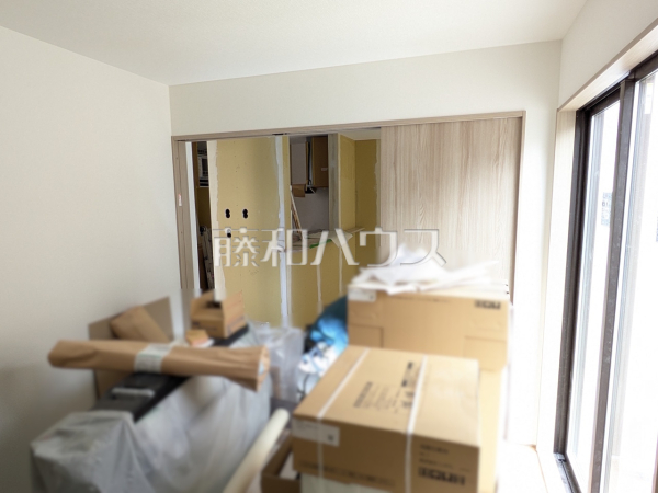 2号棟　リビング（施工中）　【那覇市仲井真】