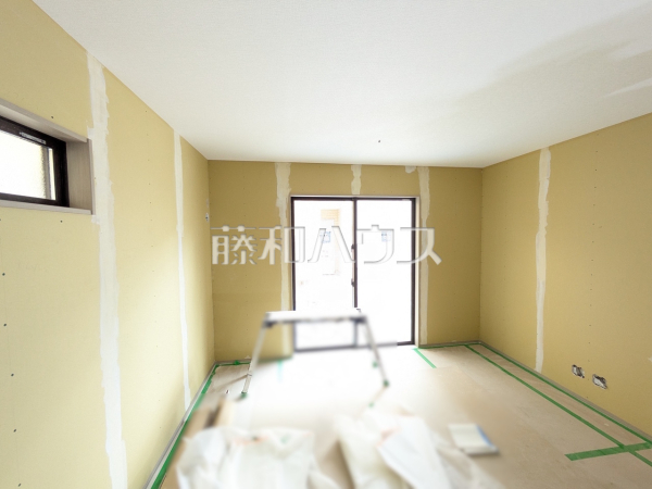 2号棟　リビング（施工中）　【那覇市仲井真】