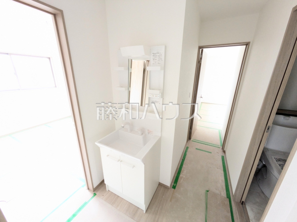 3号棟　２F洗面室（施工中）　【那覇市仲井真】