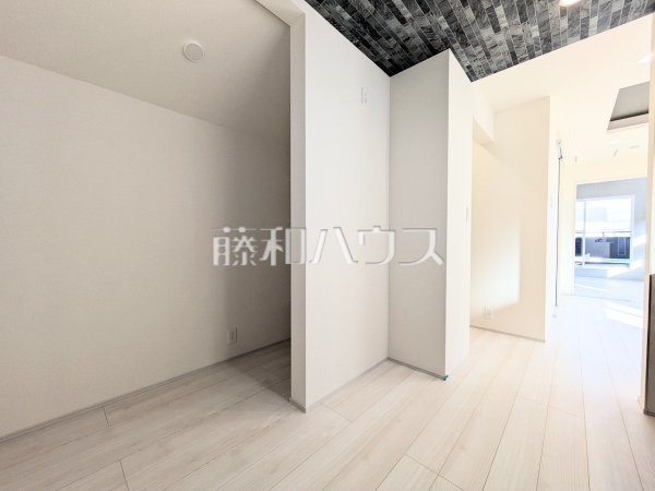 1号棟　パントリー　【立川市若葉町４丁目】