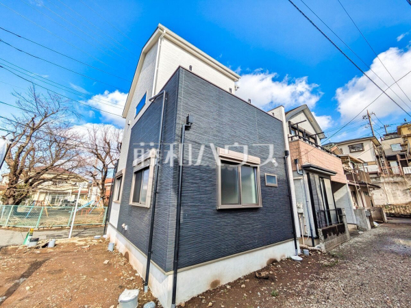 外観　【東久留米市浅間町２丁目】 見学はしたいけど、なかなか時間が取れない・・・そんな方に出勤前や仕事終わりにマイホームを見学できるサポートをいたします。 