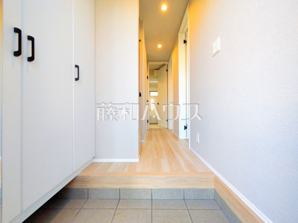 玄関【東久留米市浅間町２丁目】