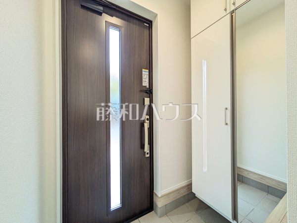 玄関【小平市鈴木町１丁目】