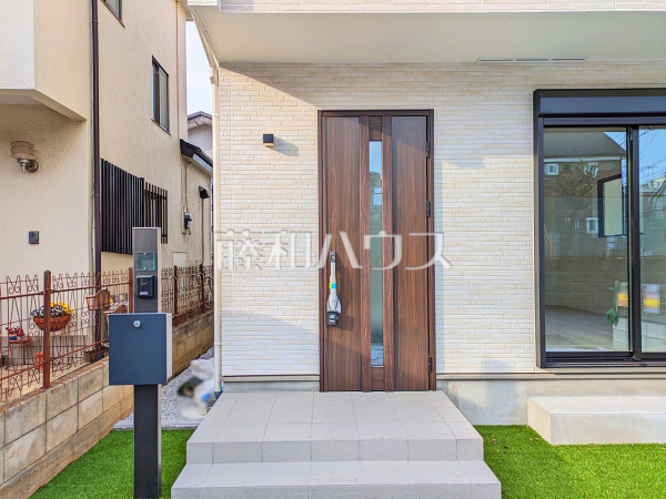 玄関　【小平市鈴木町１丁目】