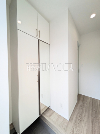 玄関　【小平市鈴木町１丁目】