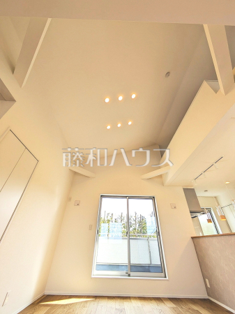 リビング　【八王子市東浅川町】