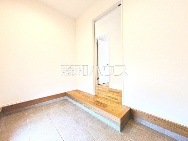 玄関ホール　【八王子市東浅川町】