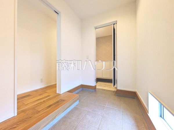 玄関ホール　【八王子市東浅川町】