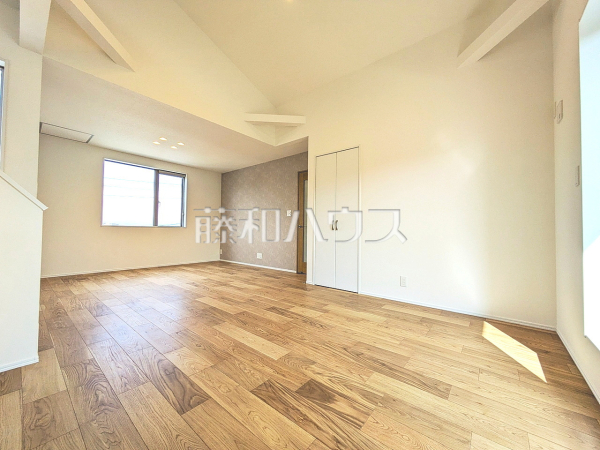 リビング　【八王子市東浅川町】