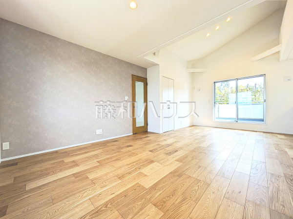 リビング　【八王子市東浅川町】