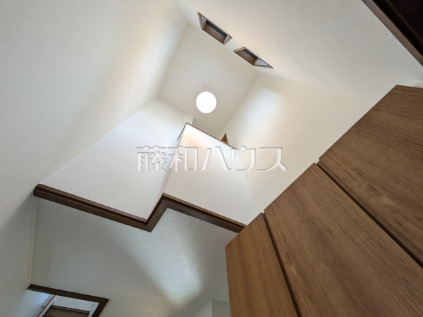 玄関吹き抜け　【春日井市大手町】