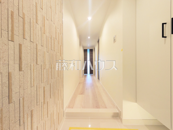 玄関　【ジェイシティ千歳烏山】