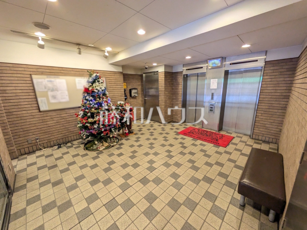 ≪ロビー≫手荷物が多いときにも嬉しいエレベーター付き　【ライオンズステーションプラザ千歳烏山】