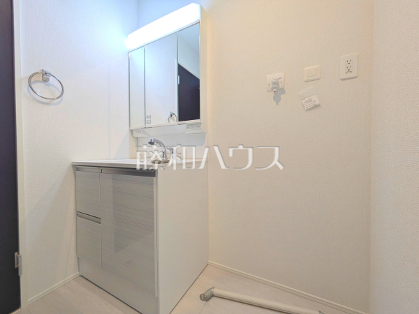 洗面室　【三鷹市中原４丁目】