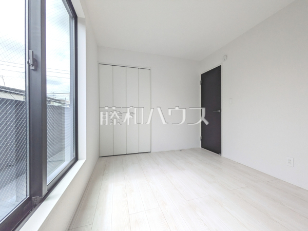 居室　【三鷹市中原４丁目】