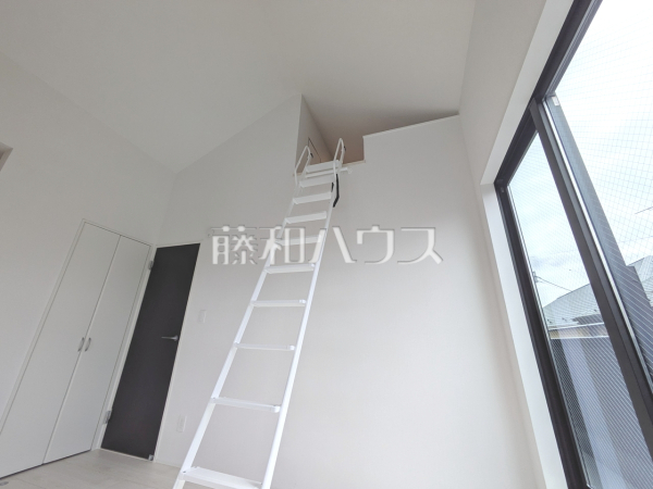 居室　【三鷹市中原４丁目】