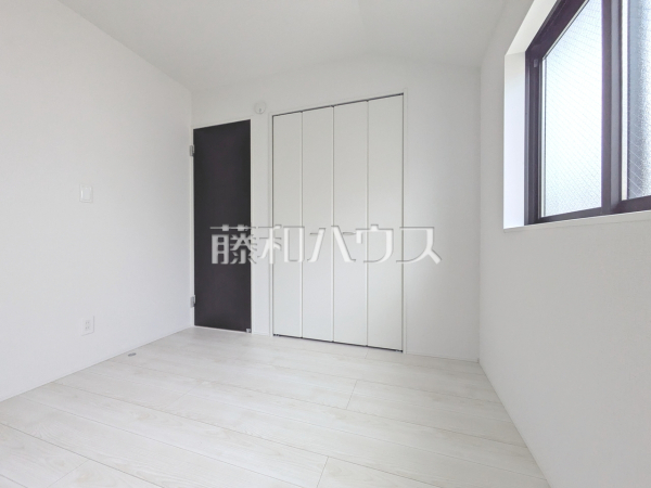 居室　【三鷹市中原４丁目】