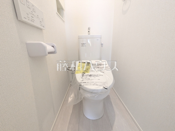 トイレ　【三鷹市中原４丁目】