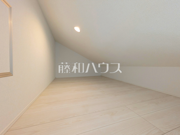 ロフト　【三鷹市中原４丁目】