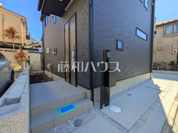 玄関　【三鷹市中原４丁目】